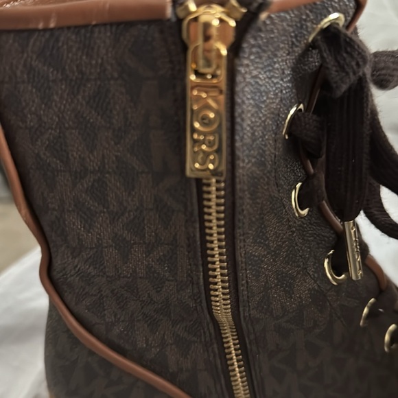 Michael Kors Corey lace up boot - Picture 6 of 6